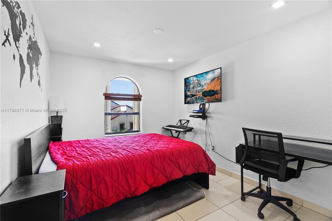 Foto del edificio - 2090 SW 122nd Ave