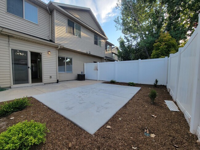 Building Photo - 1378 Stone Meadow Dr