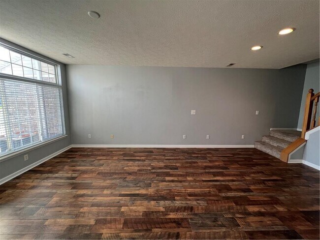 Foto del edificio - 11452 Enclave Blvd