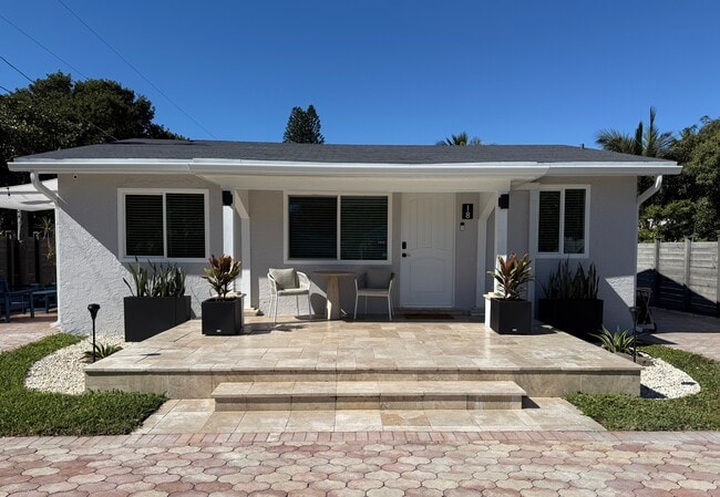 Photo - 18 NW 12th Ave House