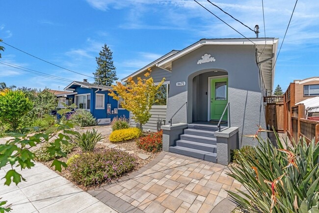 Building Photo - Charming Updated Oakland Home for Lease
