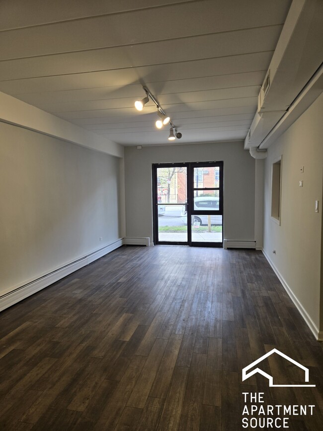 Building Photo - 6821 N Sheridan Rd