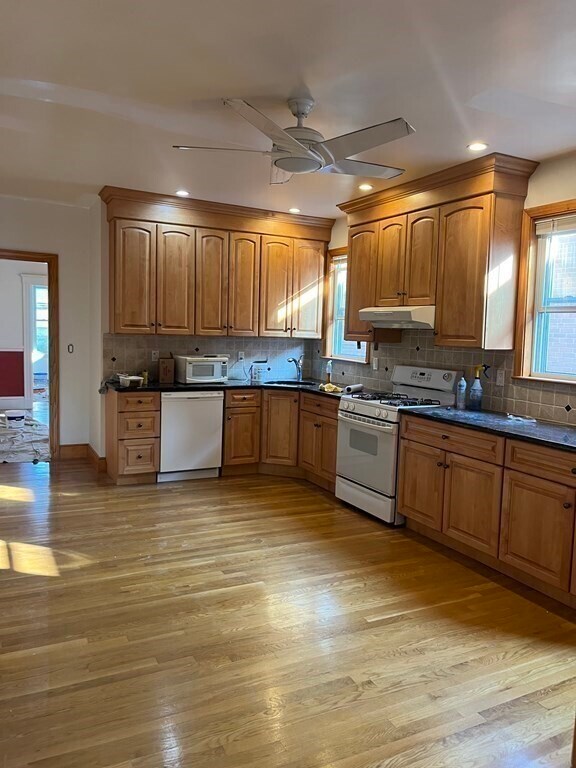 Building Photo - 751 Mt Auburn St