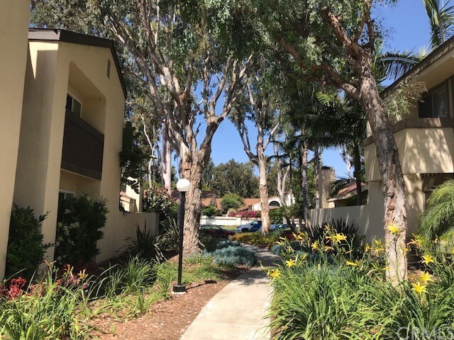 Building Photo - 31422 Windsong Dr
