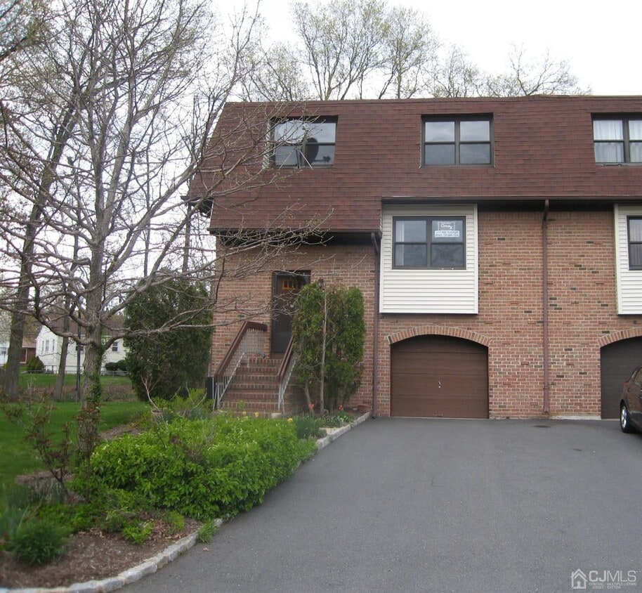 Primary Photo - 5401 N Oaks Blvd