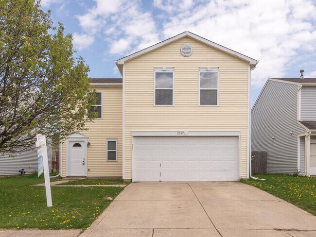 Building Photo - 3 bed 2.5 bath in Greenwood with a deck!