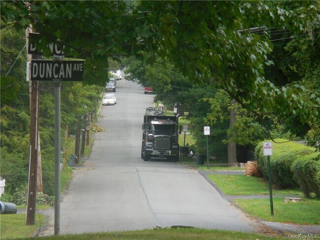 Foto del edificio - 78 Duncan Ave