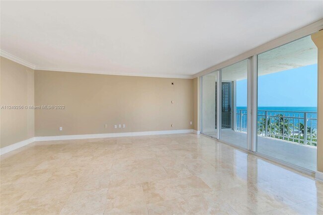 Foto del edificio - 600 Grapetree Dr