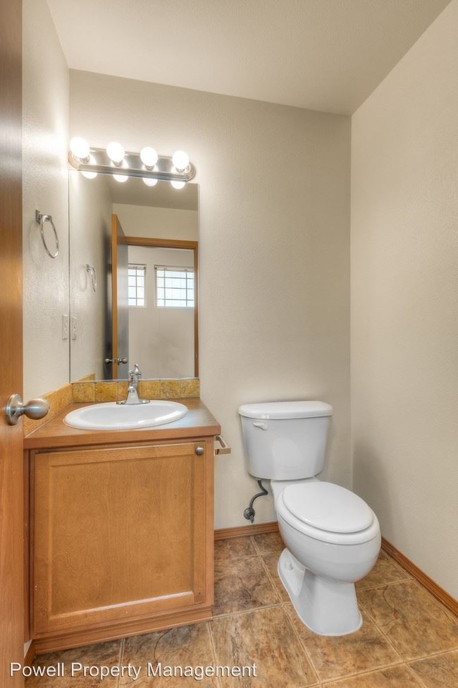 Building Photo - 3 br, 2.5 bath House - 10070 18th Ave SW