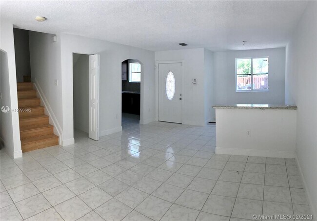 Building Photo - 110 NW 114th Ave