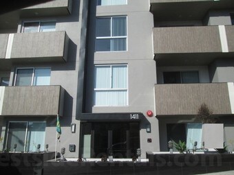 Primary Photo - 1411 Barry Ave