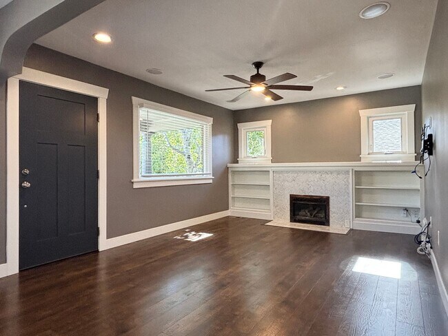 Foto del edificio - Stunning Remodel Near 9th & 9th!