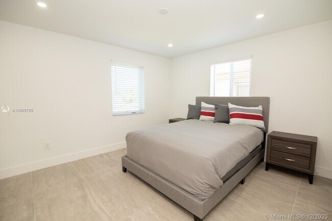 Foto del edificio - 401 SW 6th Ave