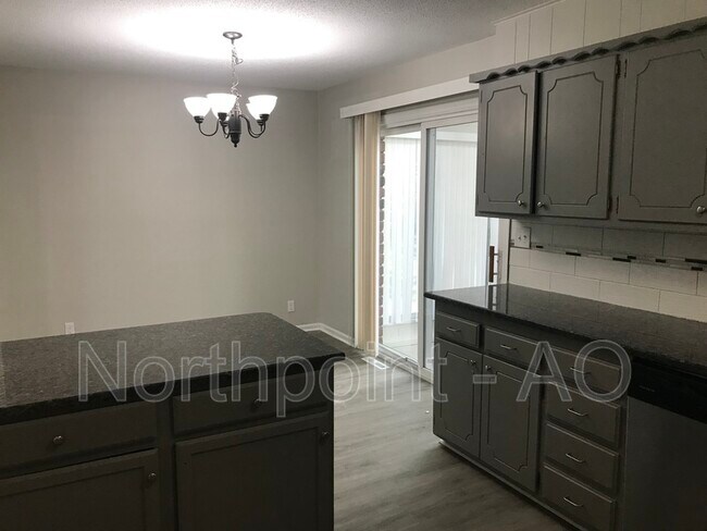 Foto del edificio - 7400 E 100th St
