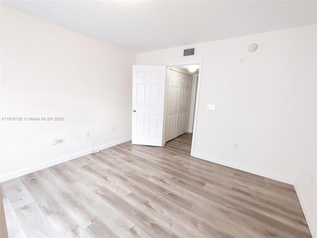 Building Photo - 711 SW 111th Way