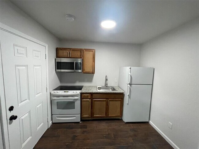 Foto del edificio - 4530 Kingsbury St