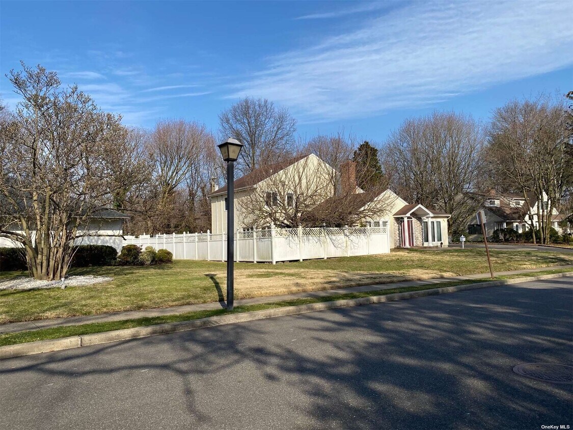 Foto principal - 87 Parkway Dr