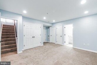 Building Photo - 10329 Bridle Ct