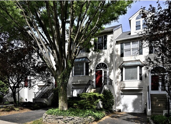 Building Photo - 3051 Mitchell Ct