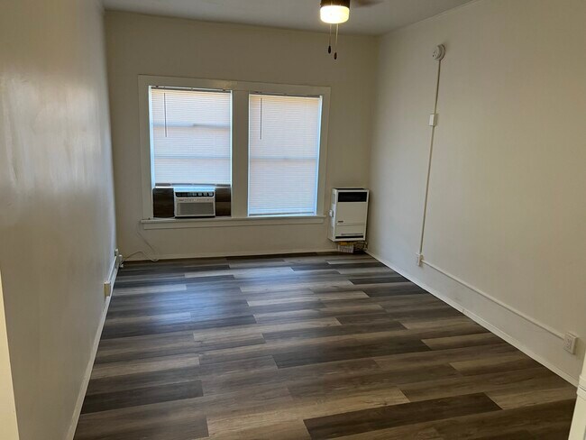 Building Photo - 919 S Manhattan Pl