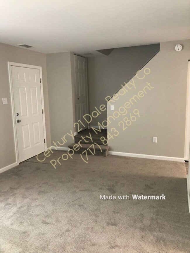 Building Photo - Lovely 2 Bedroom Home in Central School Di...