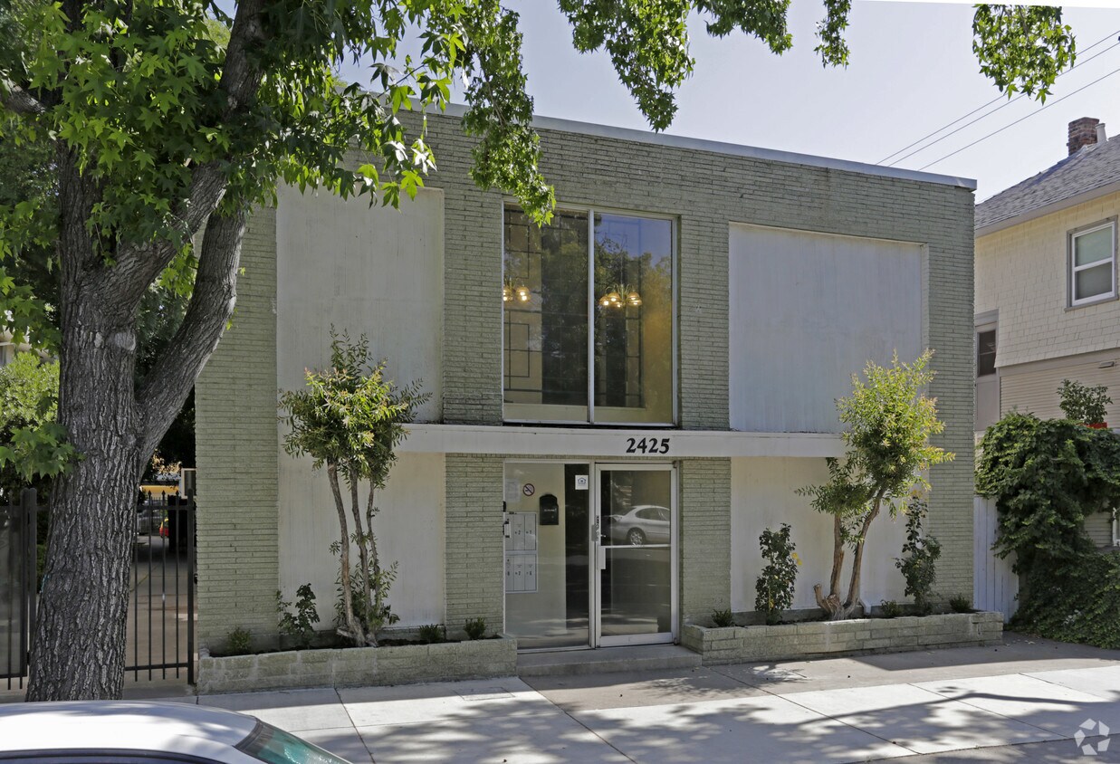 Foto del edificio - 2425 Q St