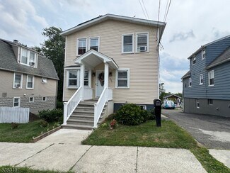 Building Photo - 394 N 7th St