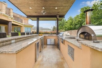 Building Photo - 14339 Shadow Garden Ln