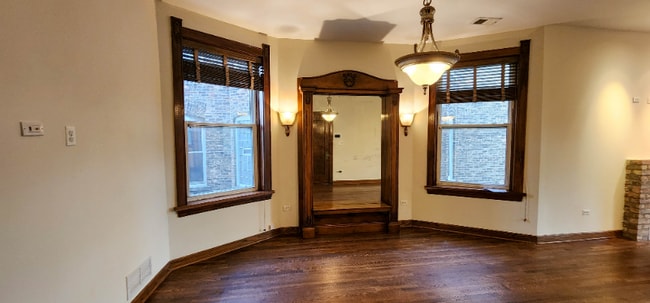 Building Photo - 3040 W Logan Blvd