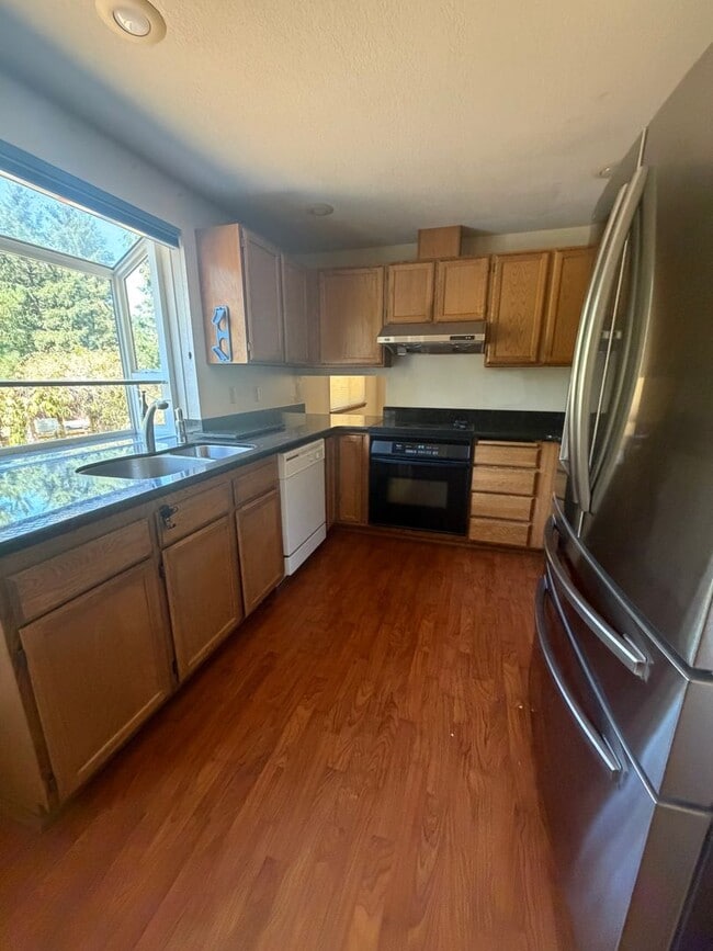 Building Photo - 12941 Avante Dr NW
