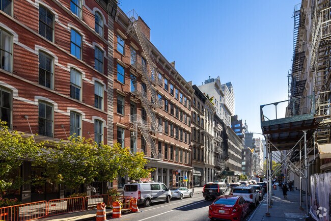 Building Photo - 56-58 Warren St