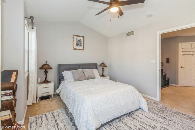 Building Photo - 375 N Commerce St