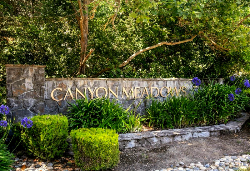 Foto principal - 8170 Mountain View Dr