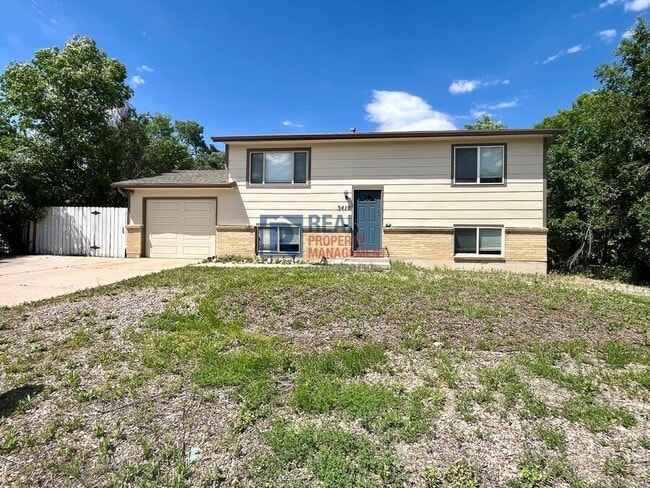 Building Photo - 3410 El Morro Rd