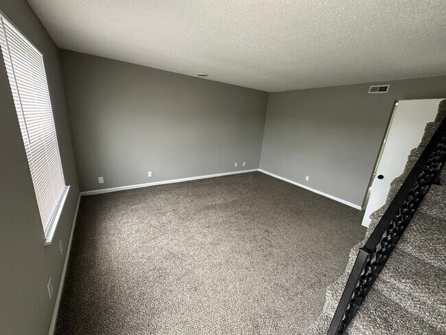 Livingroom 2 - 1044 Pembroke Oak Grove Rd