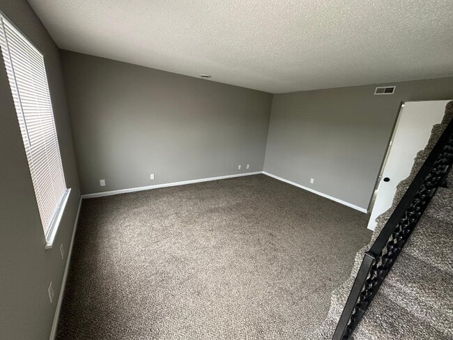 Livingroom 2 - 1044 Pembroke Oak Grove Rd