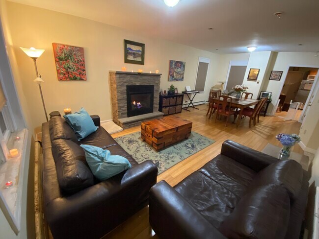 Living room - 18 Francis St