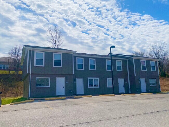 Building Photo - 2940 McClelland Blvd