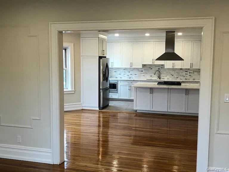 Building Photo - 180 Hilton Ave