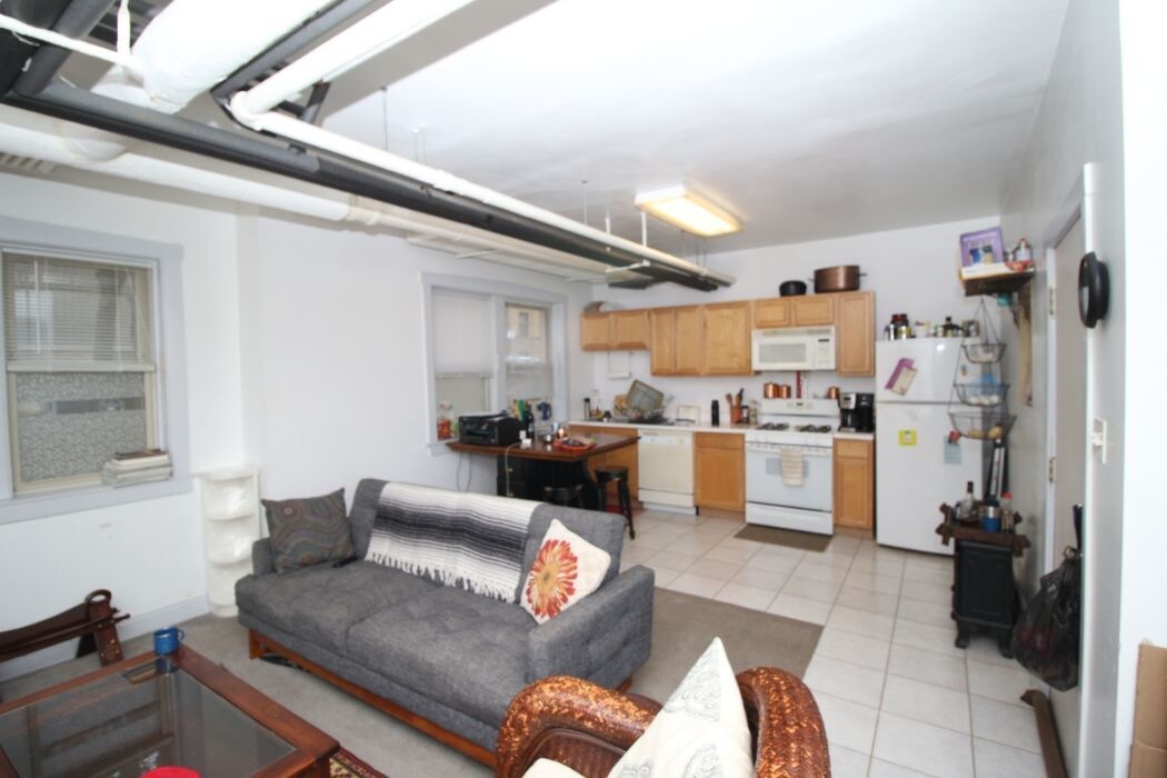 Foto principal - 4459 N Troy St
