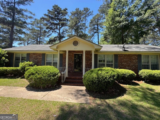 Building Photo - 427 Meadowlark Dr