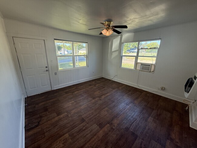 Foto del edificio - 530 W 18th St