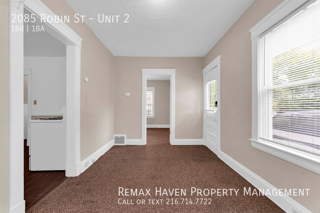 Building Photo - 2085 Robin St