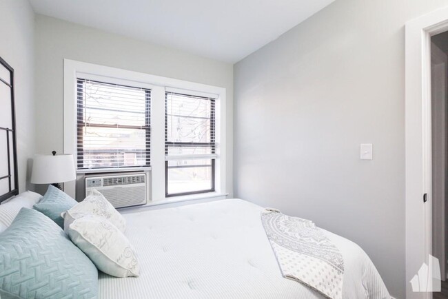 Foto del edificio - 1 bedroom in Chicago IL 60657