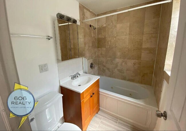 Foto del edificio - 2708 W Arthur Ave