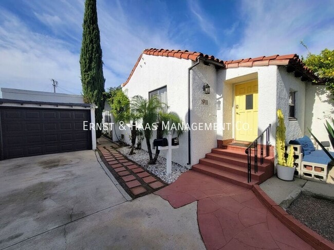 Photo - 1911 Cedar Ave House