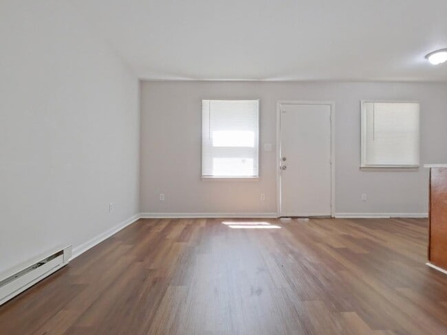 Building Photo - 1653 Dane St