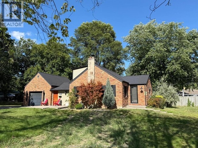 Building Photo - 2380 Cabana Road W