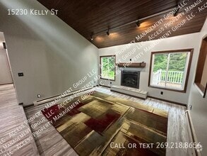Building Photo - 15230 Kelly St
