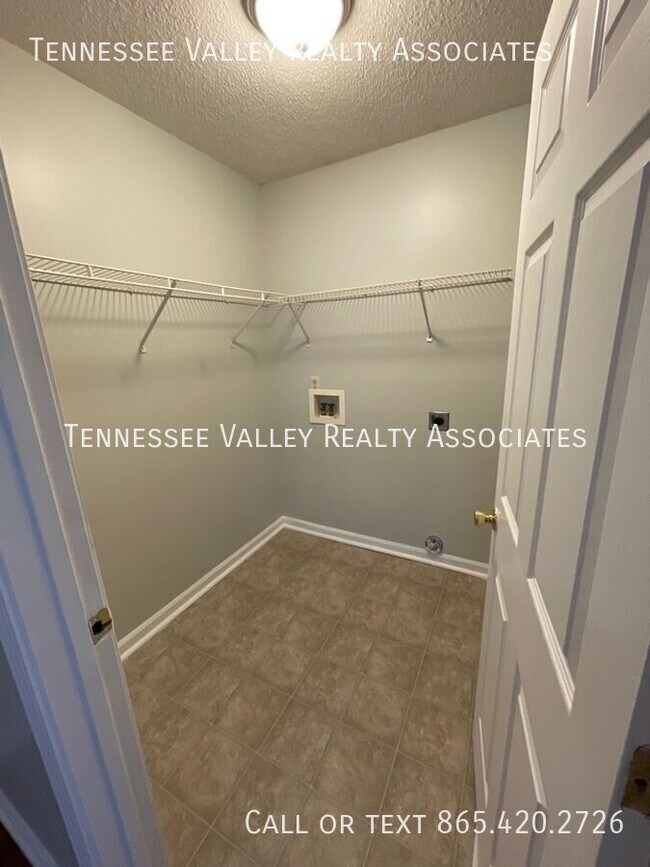 Foto del edificio - 900 Kirk Ave